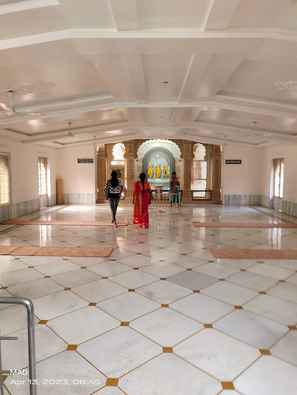 Affordable stay near Pandharpur temple Gajanan Maharaj Sansthan